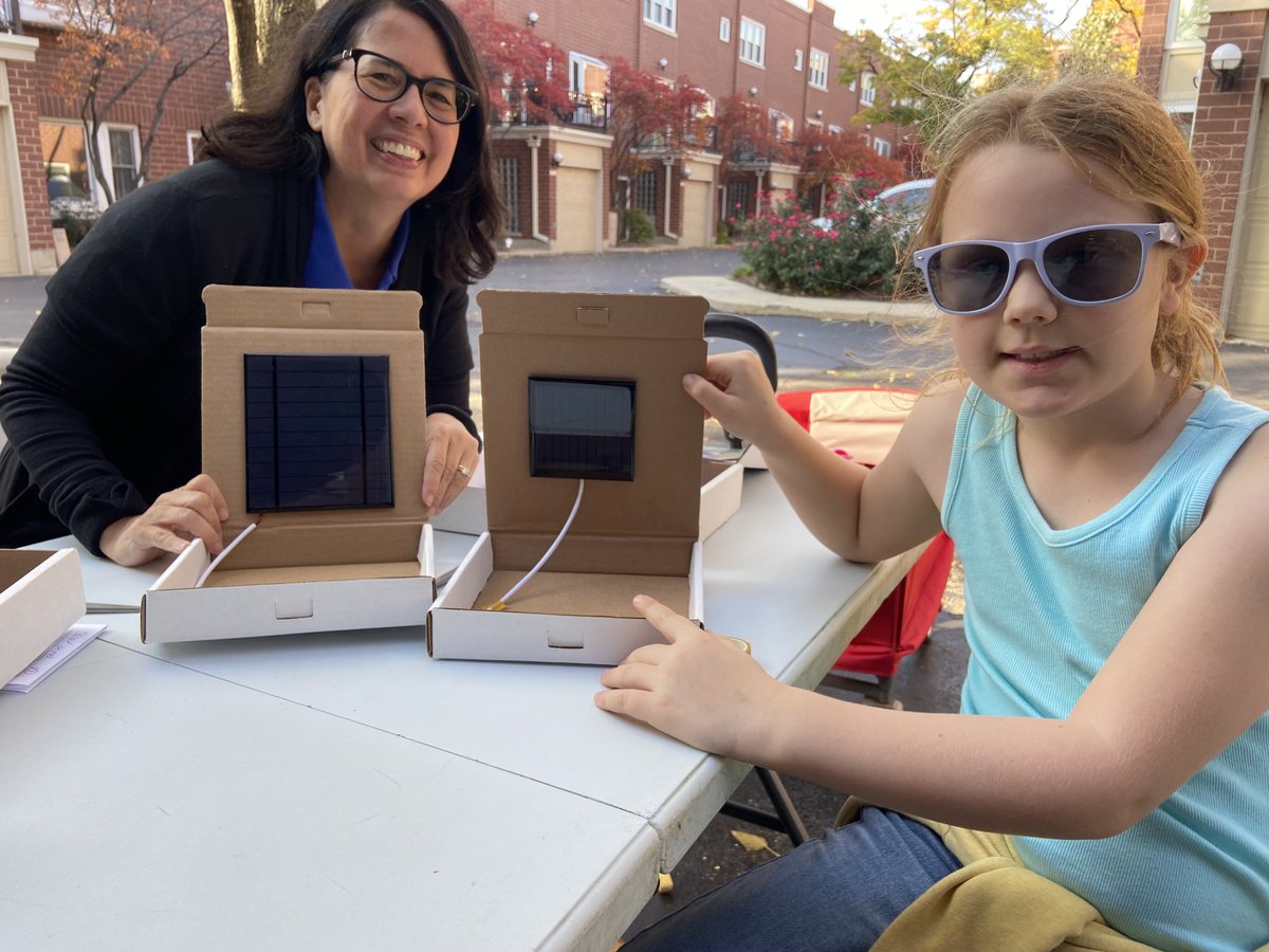Thanks #Panasonic for sponsoring #volunteering events! We assembled #solar-powered chargers for kids around the world to learn about #STEM. This budding #scientist tho’t it was cool to help out others to learn about science.  ** How cool is that? ** 

#TeamPanasonic #GivingBack