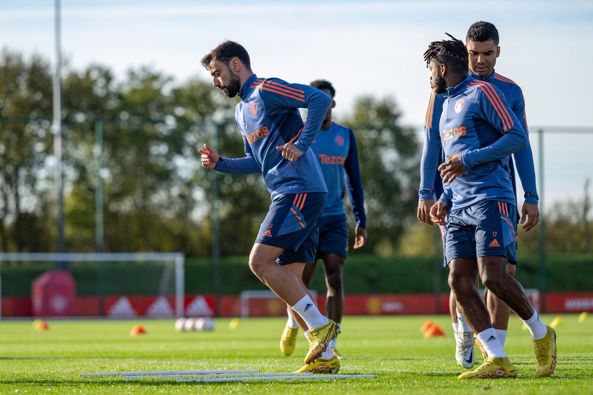 Ready for our latest Carrington workout 💪 #MUFC || #UEL