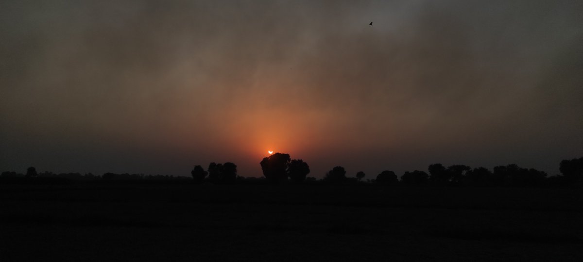 akmal_im's tweet photo. Partial Solar Eclipse in Pakistan
#SolarEclipse2022 
#SolarEclipse2022LIVE https://t.co/w5rKKx8u5v