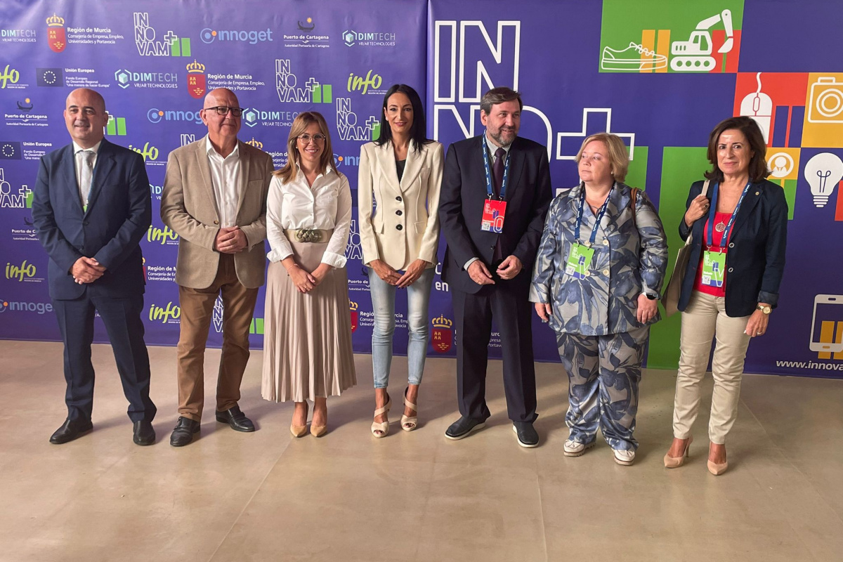UPCToficial's tweet photo. 🔵 La UPCT participa en la II Convención de Comercialización de la Innovación #Innovam+ en el @El_Batel

La consejera de Empresa, @vallemiguelez, y la vicealcaldesa @AnabCastejon, han resaltado la labor de impulso a la innovación de la Universidad

📲 https://t.co/vwi2NccNoR https://t.co/tzsqB113y2