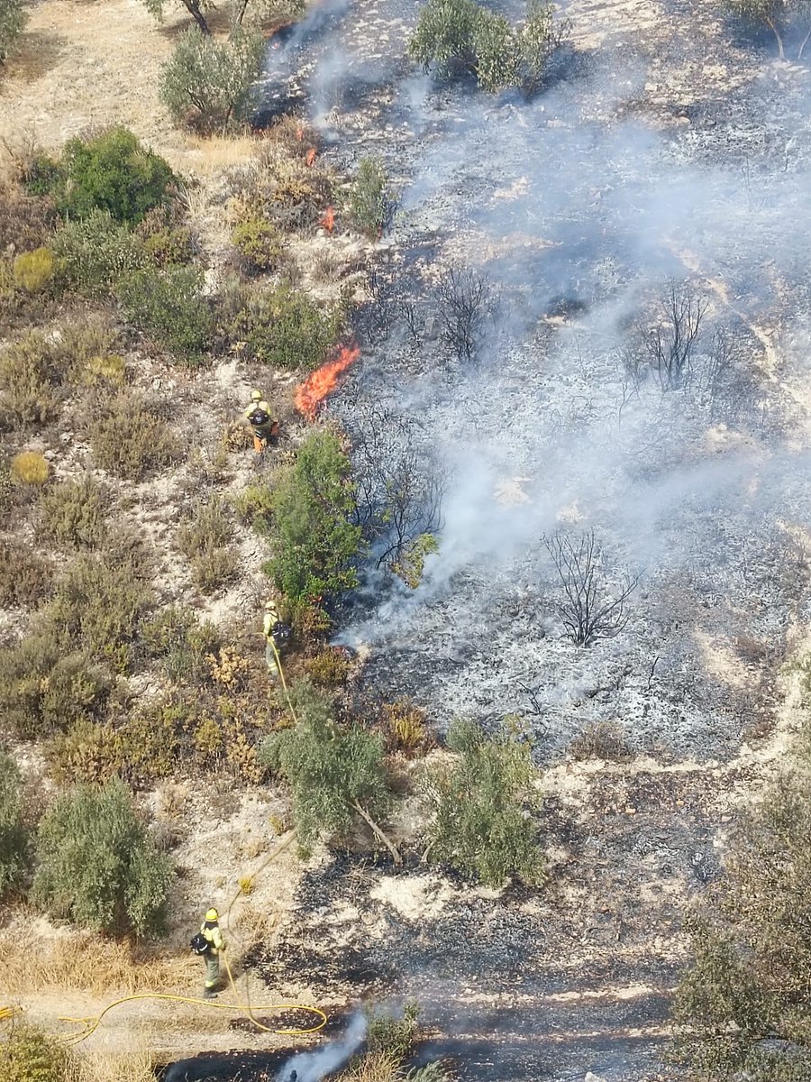 augc_granada's tweet photo. @augc_granada ,@guardiacivil @AUGC_Comunica @Maria2Gamez nosotros siempre estamos donde nos necesitan sin vehículos TT y si hay que apoyar a los @Plan_INFOCA se apoya .Tomen nota señores políticos https://t.co/s4XydgqFdB