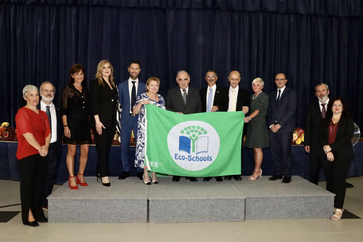 GeorgeVellaMT's tweet photo. Since its establishment 20 years ago, 
@EkoSkolaMalta has given students the space to be the drivers of change in the field of the environment.
This morning I had the pleasure of presenting the Green Flag Award to 39 schools for their commitment towards a sustainable lifestyle. https://t.co/xBDi03w94a