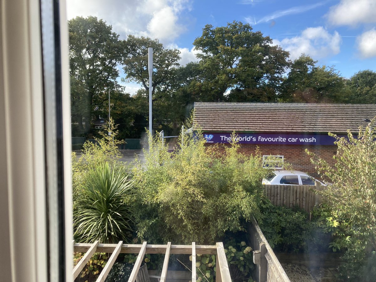 22Morpheus's tweet photo. @IMOcarwash @iainwhiteduncan Perhaps you might have considered your neighbours before you painted the backside of your operation? #thoughtlessimo #inconsiderateIMO https://t.co/RjbwNSuauu