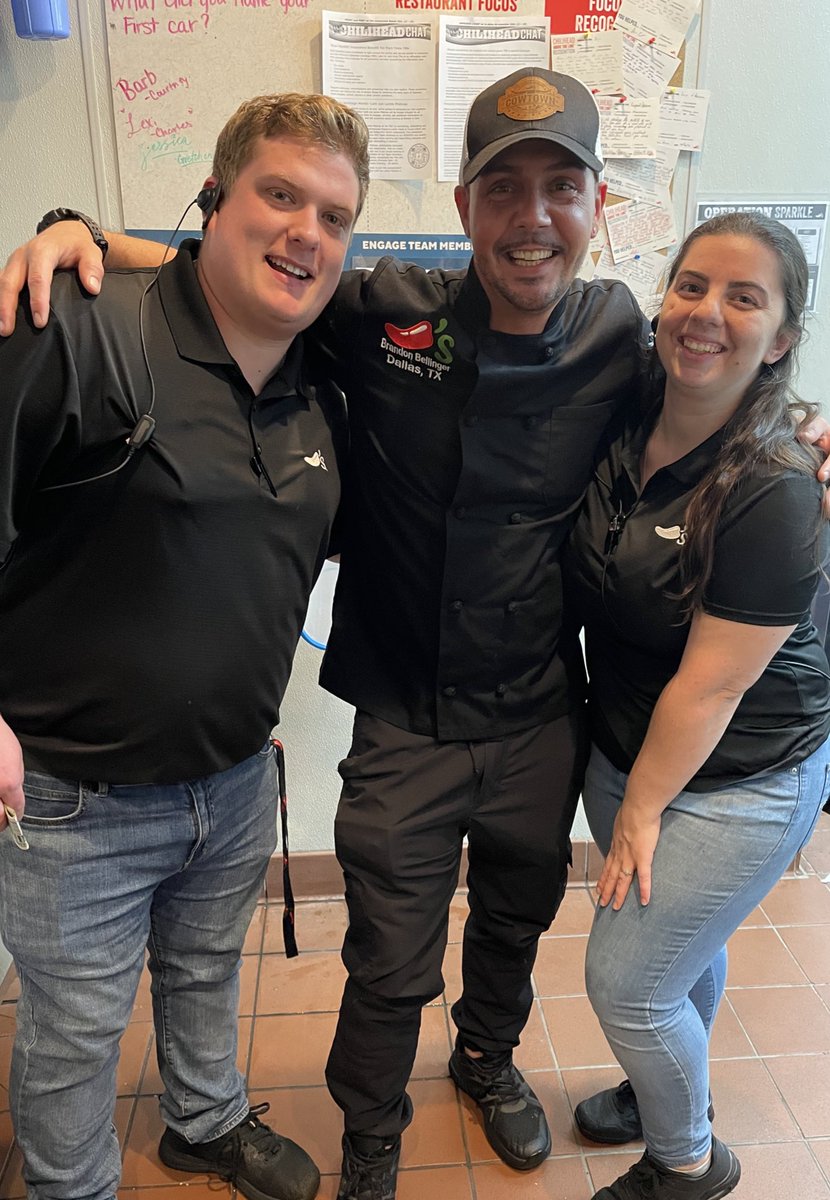 CourtHend2012's tweet photo. Opening day was a success! 🌶❤️🔥 This team worked together to put out some amazing food and make connections with our new regulars! 🥲 #NRO #OpeningDay #NROTrainers #AthensTX https://t.co/0tvDaMzWLr
