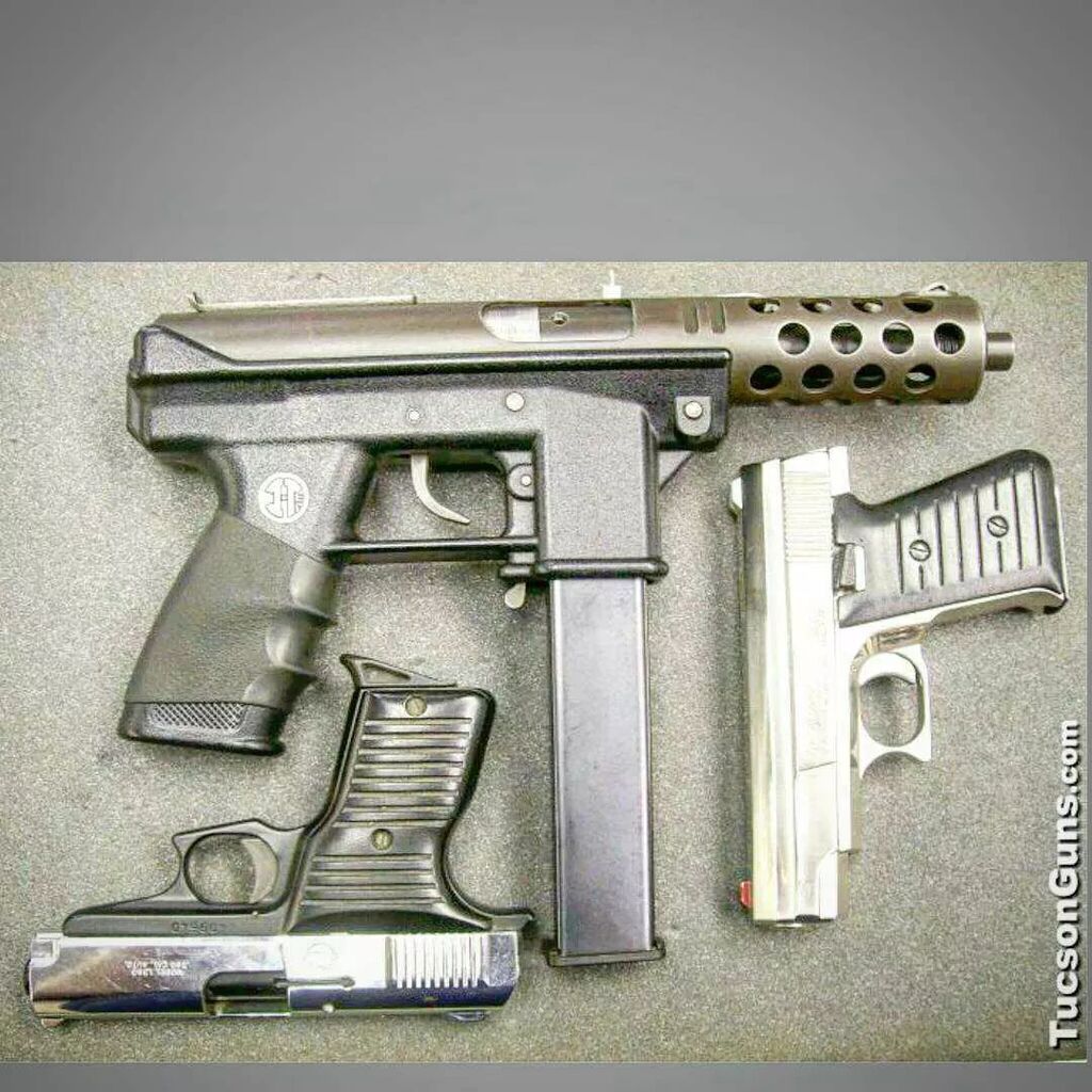 GunWebsites's tweet photo. Arsenal Owning is NOT a crime
But they want it to be
The easiest guns for 'them' to take, are the ones 'we' give them
#AllGunsMatter
@GunWebsites
#GunWebsites
#ArsenalOwner #uniqueweapons #uniqueguns https://t.co/GNVsMrTDpS https://t.co/FyRmwuhXi9
