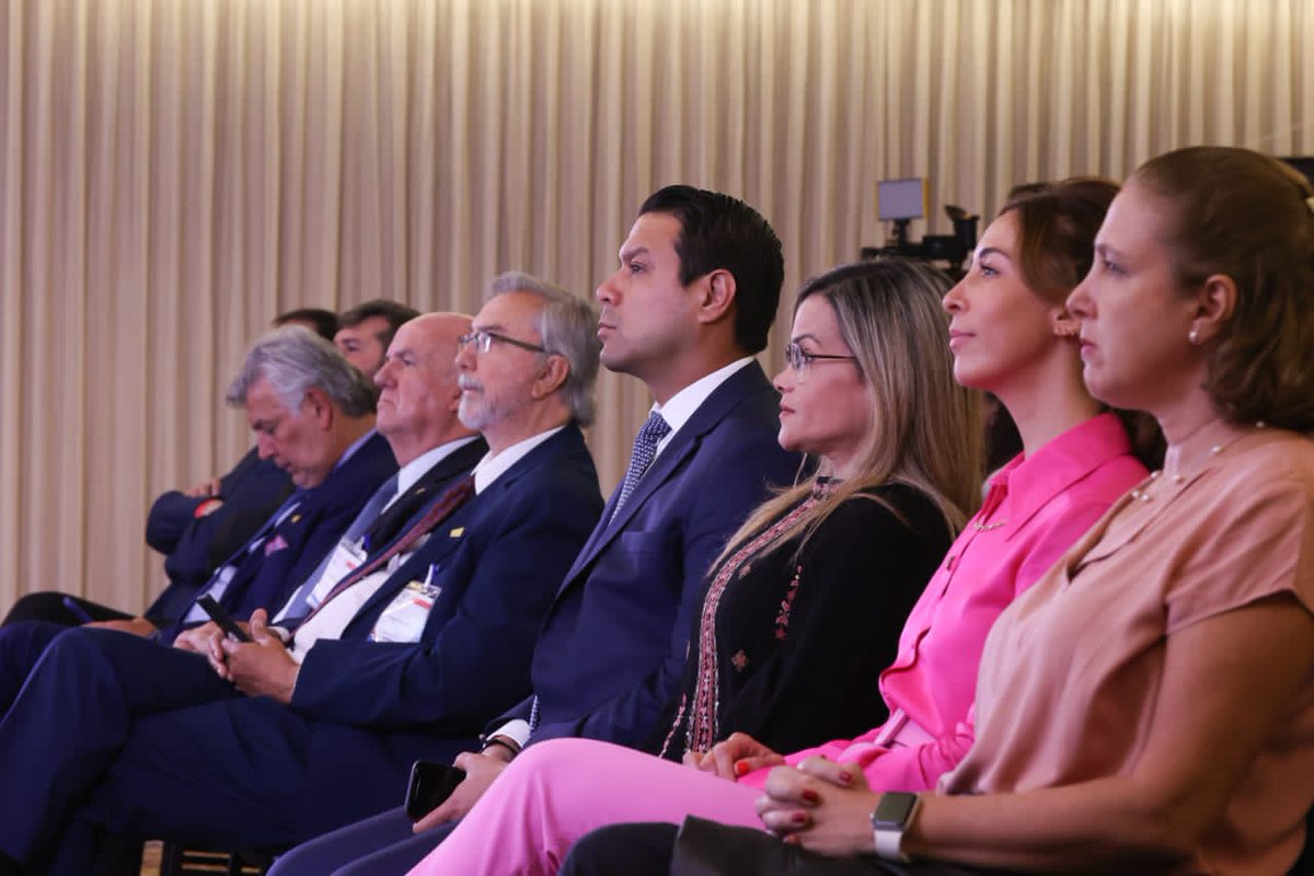 ViceVenezuela's tweet image. #EnFotos || En el marco del #WorkShop2022 celebrado en la ciudad de Caracas, la Vicepresidenta Ejecutiva de la República, @delcyrodriguezv participó este lunes #24Oct en la Asamblea organizada por #ALAS y #ANSA. 

#25Oct