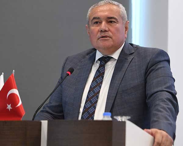 1 SAATTE KARAR ALDILAR, 12 GÜNDÜR!
YSK’nın 14 Ekim’de açıkladığı kısa karardan sonra halen gerekçeli kararın çıkmamasını eleştiren Davut Çetin, “12 gün geçmesine rağmen gerekçel karar ortada yok. Yaklaşık 1 saat içinde aldıkları bu kararın gerekçesini 12 gündür açıklayamıyorlar."