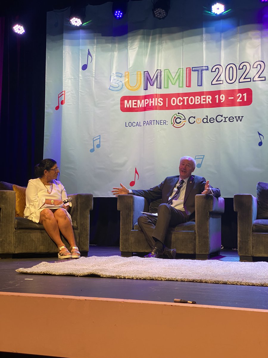 @LearningBlade is proud to have worked with @AsaHutchinson over the past 7 years to support #CS initiatives in #Arkansas and now nationally with his Chairman's initiative for @NatlGovsAssoc. @SheilaBoyington moderated a Fireside with Gov. Hutchinson at the #CSforALLSummit