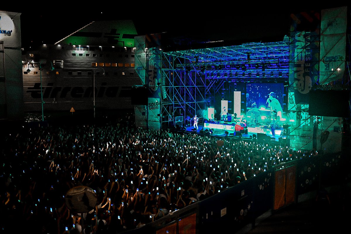 PortoAnticoGe's tweet photo. Un breve video di un’estate lunghissima: grazie ai 57.000 spettatori che hanno animato, sera dopo sera, Porto Antico #EstateSpettacolo22! Un piccolo estratto di 3 mesi di #musica, #teatro, #comicità: 
https://t.co/RoJ5bCOcfm https://t.co/EsUBf2Dkit