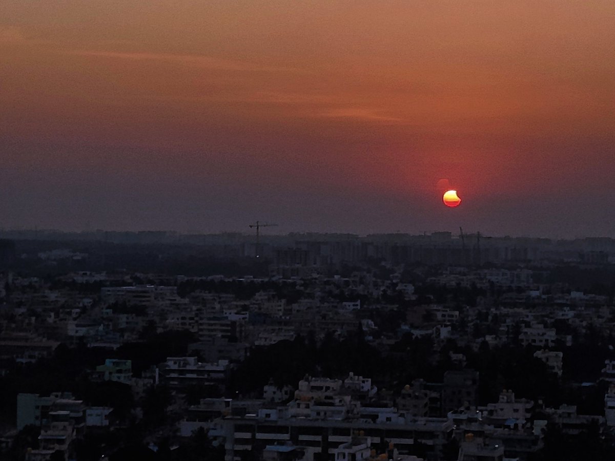 sarbasis007's tweet photo. Eclipse at #Bengaluru https://t.co/lYKjABCHq7
