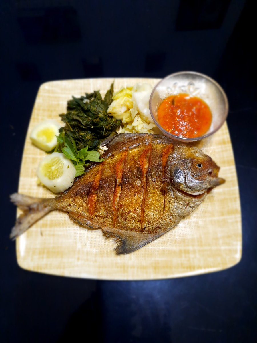 SayektiRini's tweet photo. Saat oulang kantor.. healing semua keriuhan kerja dg ikan dorang @warungPersipro.. 
Makan receh berjuta rasa...
#WeLoveProbolinggo
#WeLoveCities
#dpuprpkpkotaprobolinggo https://t.co/xt7kV5i53g