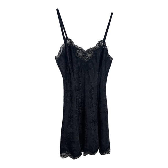 Symply_Unique's tweet photo. So good I had to share! Check out all the items I'm loving on @Poshmarkapp from @trishywn31 #poshmark #fashion #style #shopmycloset #oldnavy #victoriassecret #ecote: https://t.co/pdgIzeUcHy https://t.co/ZNIB6Ab0pO