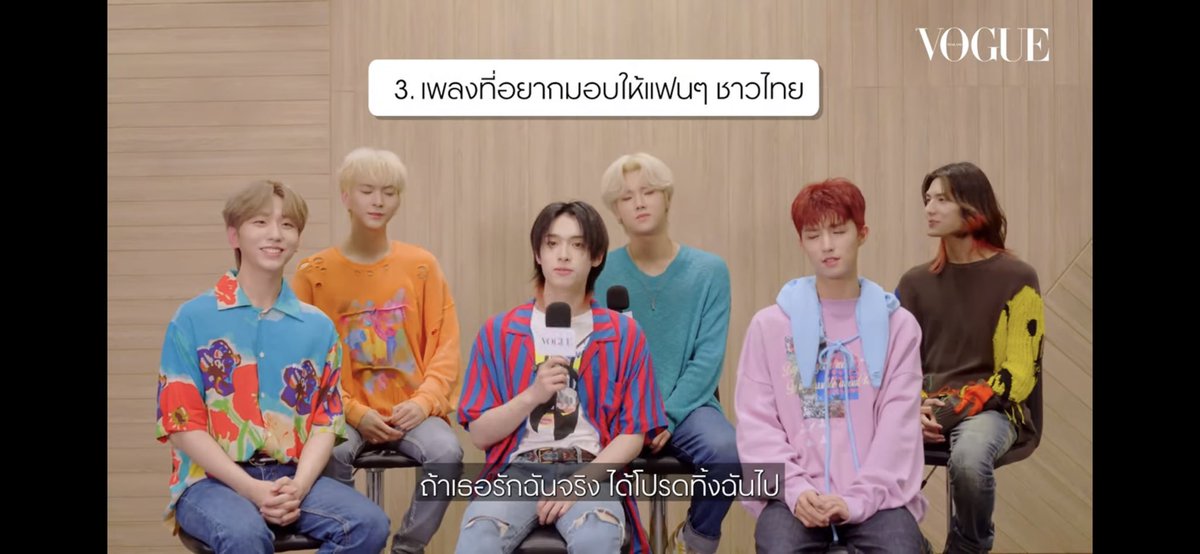 pinkpawwa's tweet photo. ไม่ๆ คือ รู้มั้ยเนี่ยว่าที่ร้องเนื้อเพลงมัแปลว่าอะไร https://t.co/NPHVTKVbKN