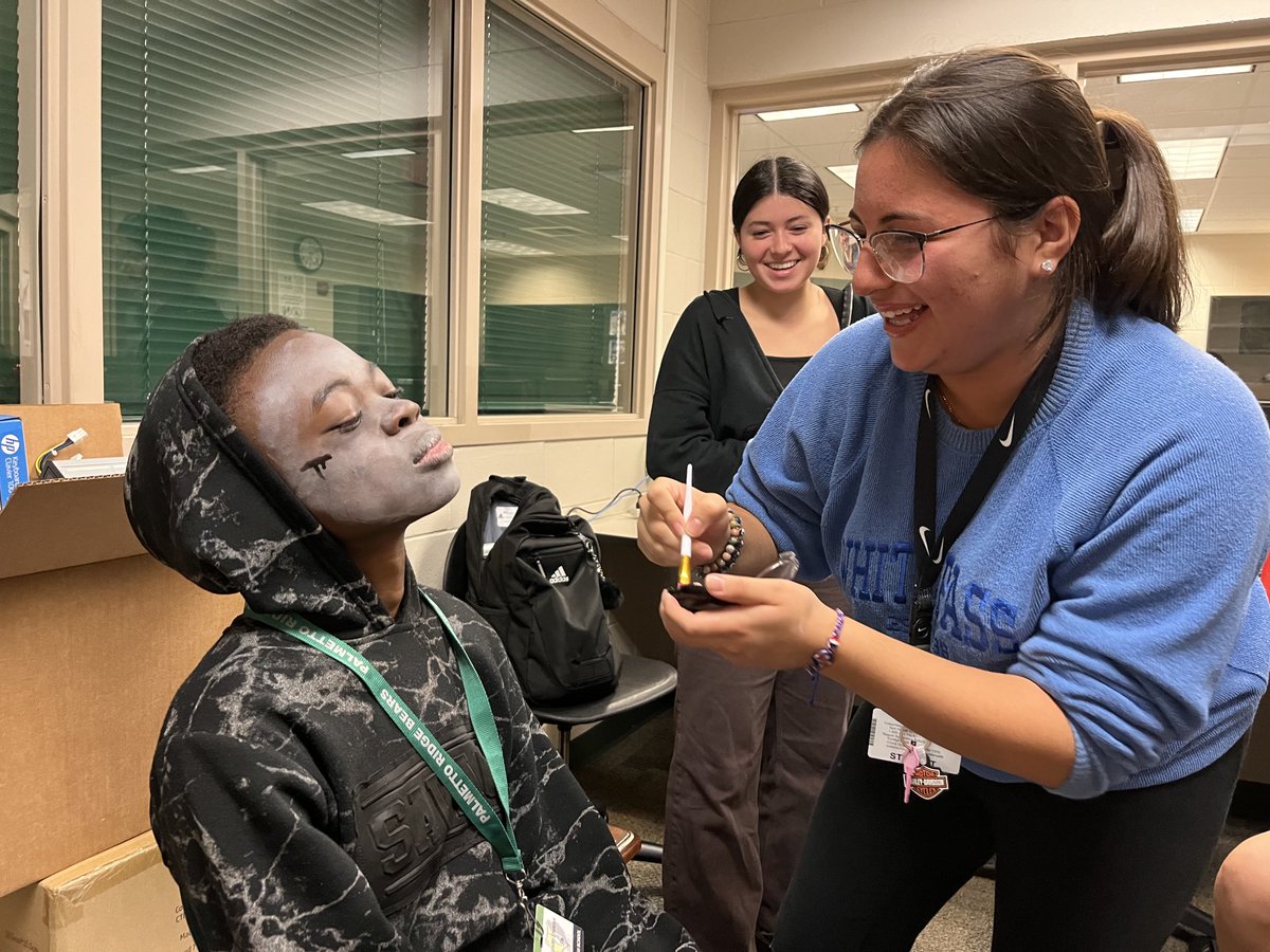 PRHS_Tech's tweet image. TV production students putting on makeup to record a scene for their commercial for a product for a monster project. They will be filming monsters.