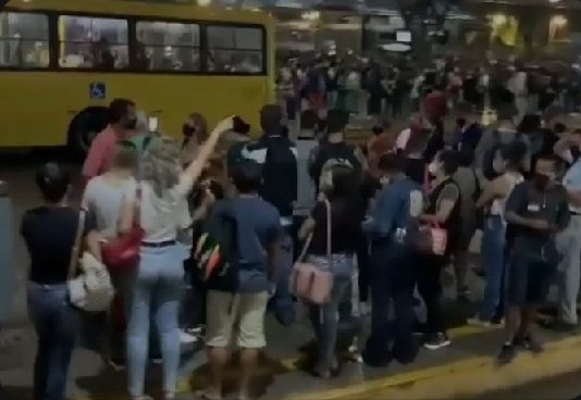 florziinhaa__'s tweet photo. A internet assim vindo saber no twitter sobre o Instagram q tá pulando os stories.

Meu Instagram anúncio https://t.co/KskpqgLqtJ