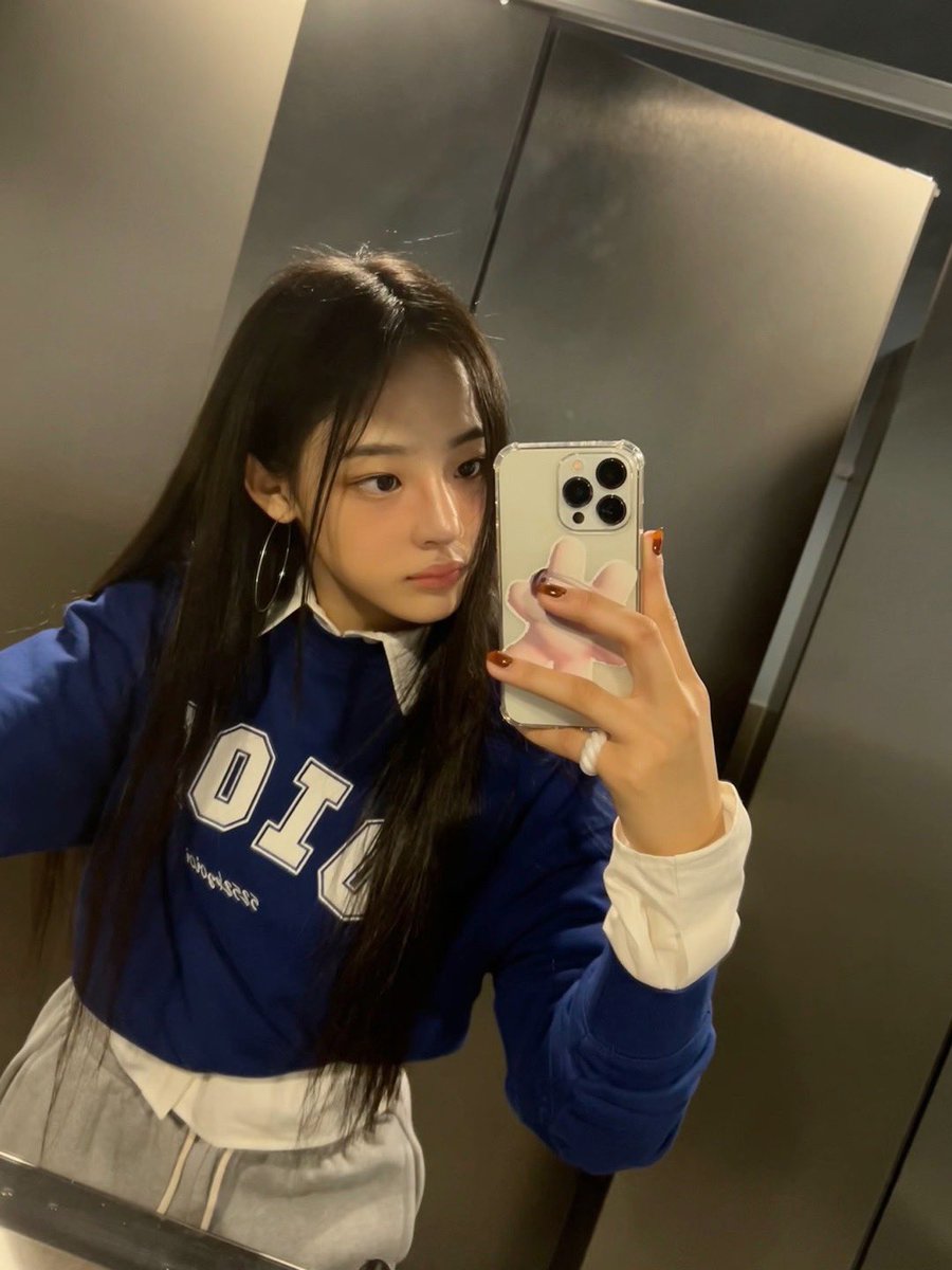 picsnewjeans's tweet photo. 🐻📞 https://t.co/l1ar3t2ULZ