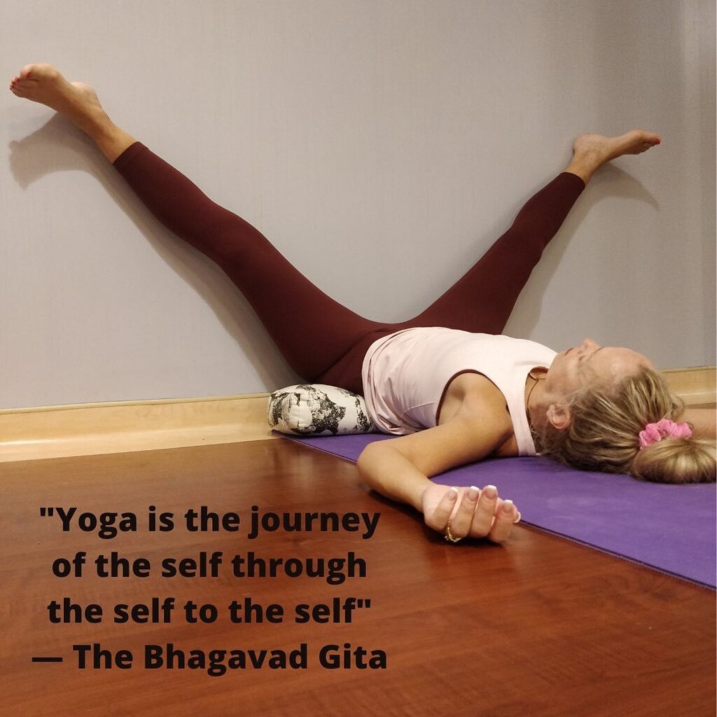Warm Yin Yang Vinyasa is a 75 minute practice. This is an all level class! 

It begins with active yang postures, with a fast pace flow and finished with yin postures that involves long, deep held restorative postures to prepare for a meditative savasana. 

Yang:
🔥️‍️‍Stre…