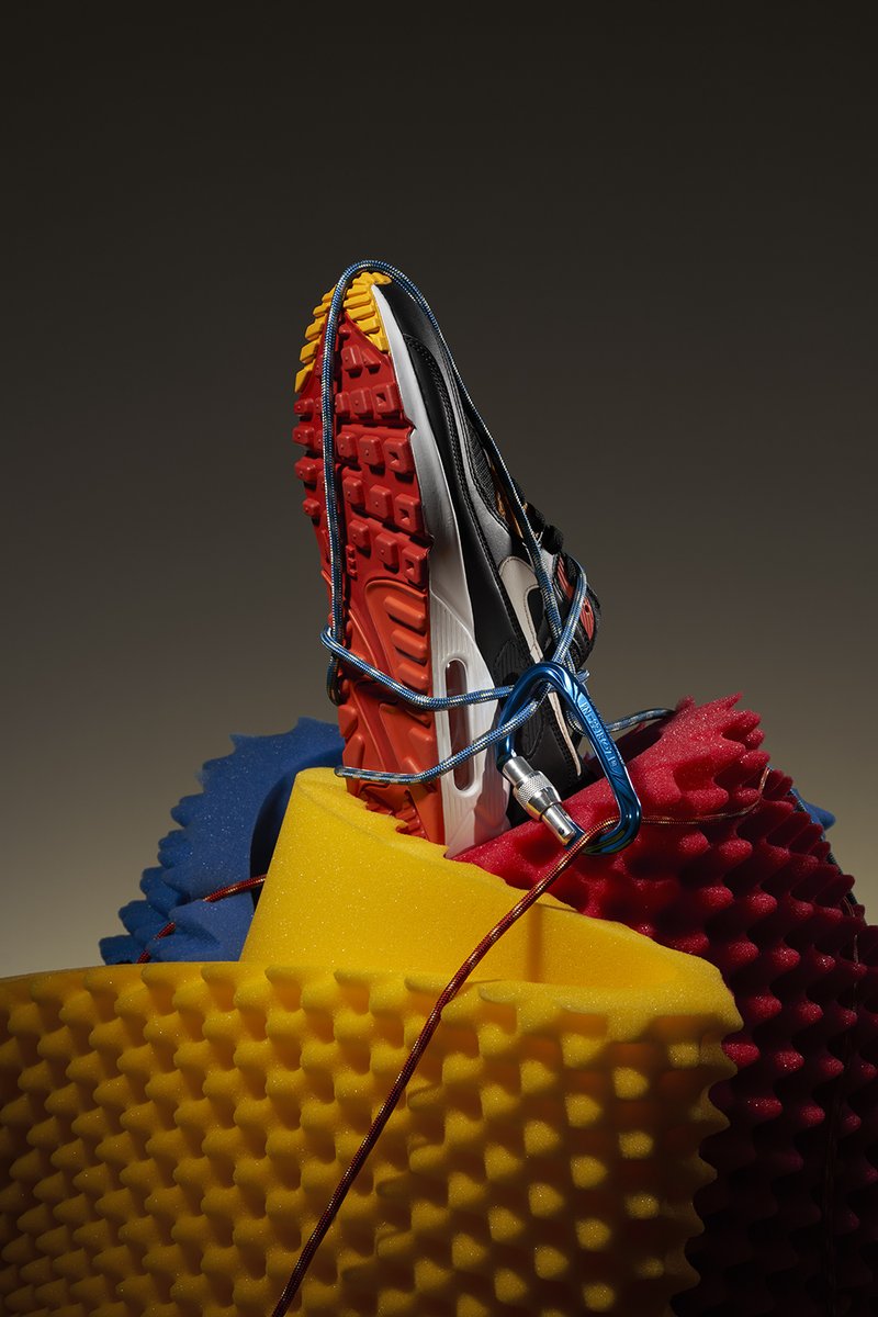 Nike
Shot by Akatre

#Nike #shoes #research #stillife #photography #artdirecion #akatre