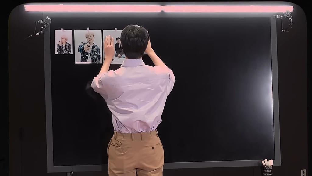 kiss_seven7's tweet photo. 🐿️: ¡Realmente eres tan guapo!
🐹: Ayy hyung siempre ha sido guapo
🐿: Sé que hyung siempre es guapo, pero de todas (las fotos de) Jin hyung que he visto hasta ahora, ¡aquí es donde te ves más guapo!
🐹: Muy bien, si tanto te gusta, pongámoslo aquí. https://t.co/lOujCk7aXx