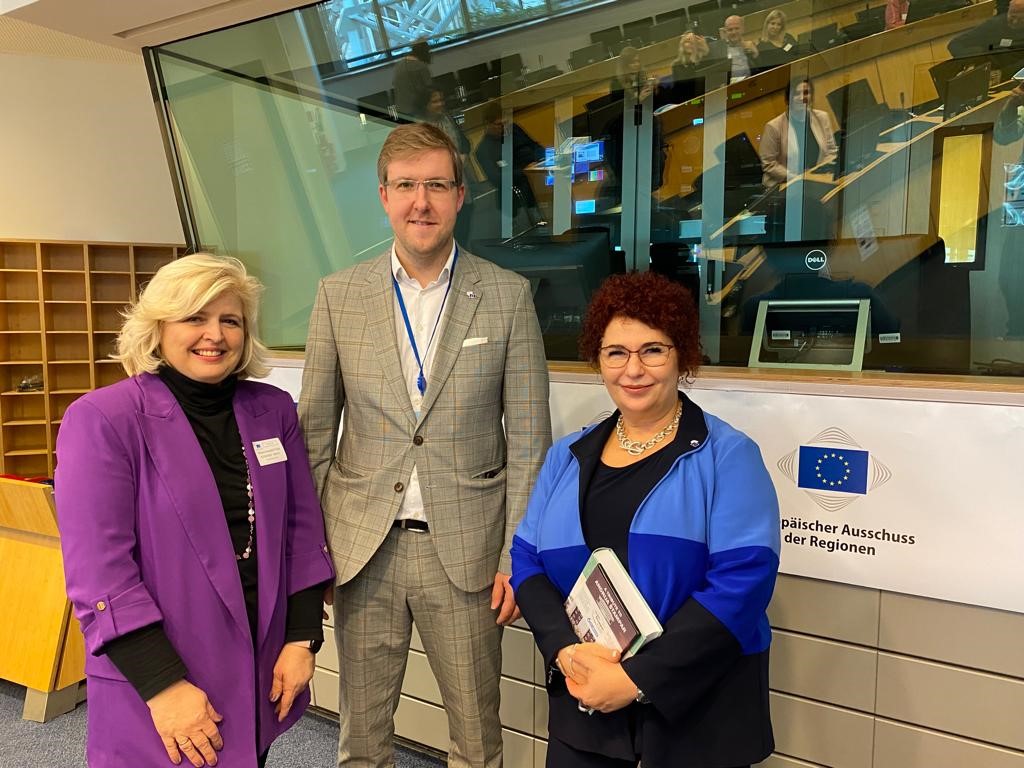 EESC_President's tweet photo. Delighted to welcome high-level representatives from the 🇭🇷Croatian government, academia and healthcare sector @EU_EESC.

Let's work together on healthcare, skills, education, digitalisation, research and innovation.

#United4FutureEU🇪🇺 https://t.co/2rIhTkK55g