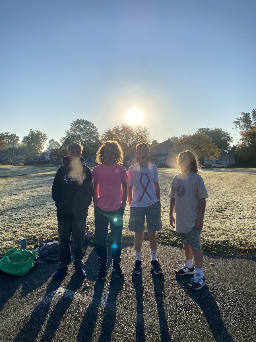 DelancoPhysEd's tweet photo. These dragons were breathing fire 🔥 after their fast laps in the cold! @DelancoDragons @barrykid1 #NBAD https://t.co/Xw31pyF6da