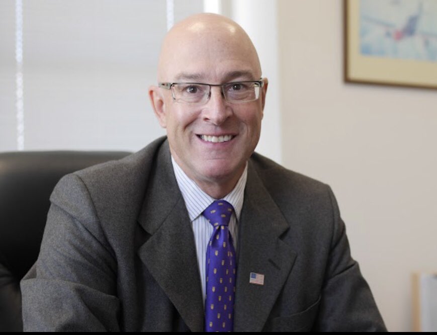 Hoy martes 25 de octubre en Hablemos Hoy, 1150 AM Denver, conversaremos con el abogado de inmigración David Simmons. Tema: el programa para los venezolanos. 08:00 am