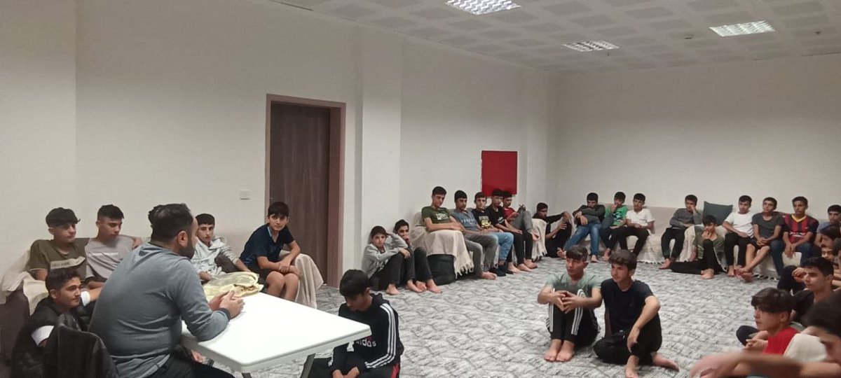 tugvabatman's tweet photo. Değerlerimize değer katmaya devam ediyoruz.
Yurt çalışmalarımızda #DurmakYokYolaDevam 
#Mekandayız 
#TügvaLise 
#İşimizGücümüzGençlik https://t.co/LnqrSPWLg9