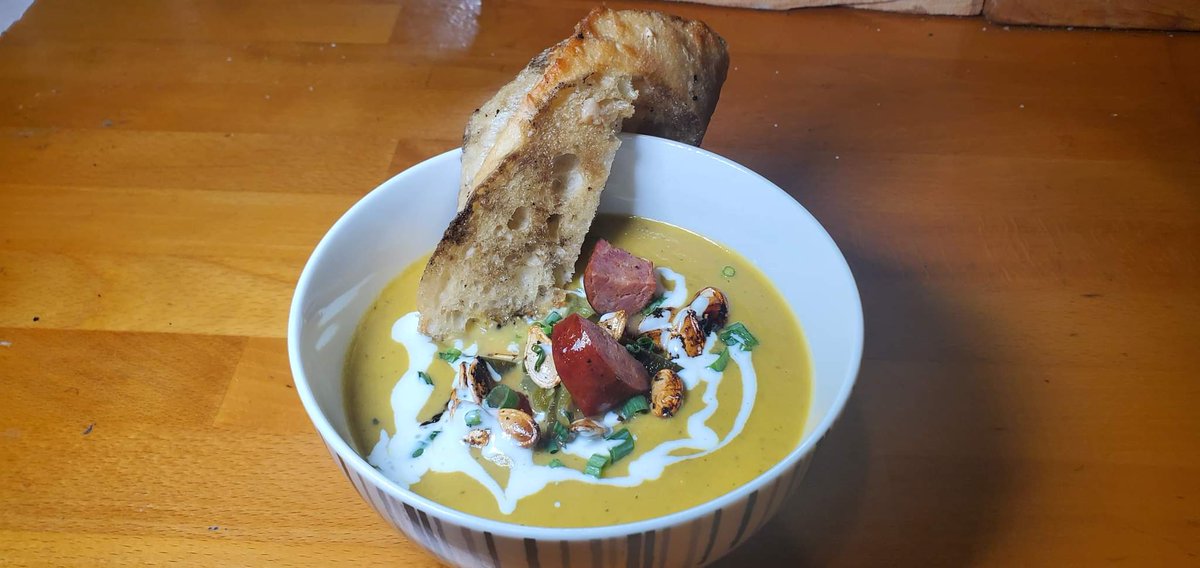 TheTailgateKing's tweet photo. @garyvee, sneak peek at our pumpkin soup for this week's tailgate recipe. Win your day! https://t.co/wVfoW3k26m