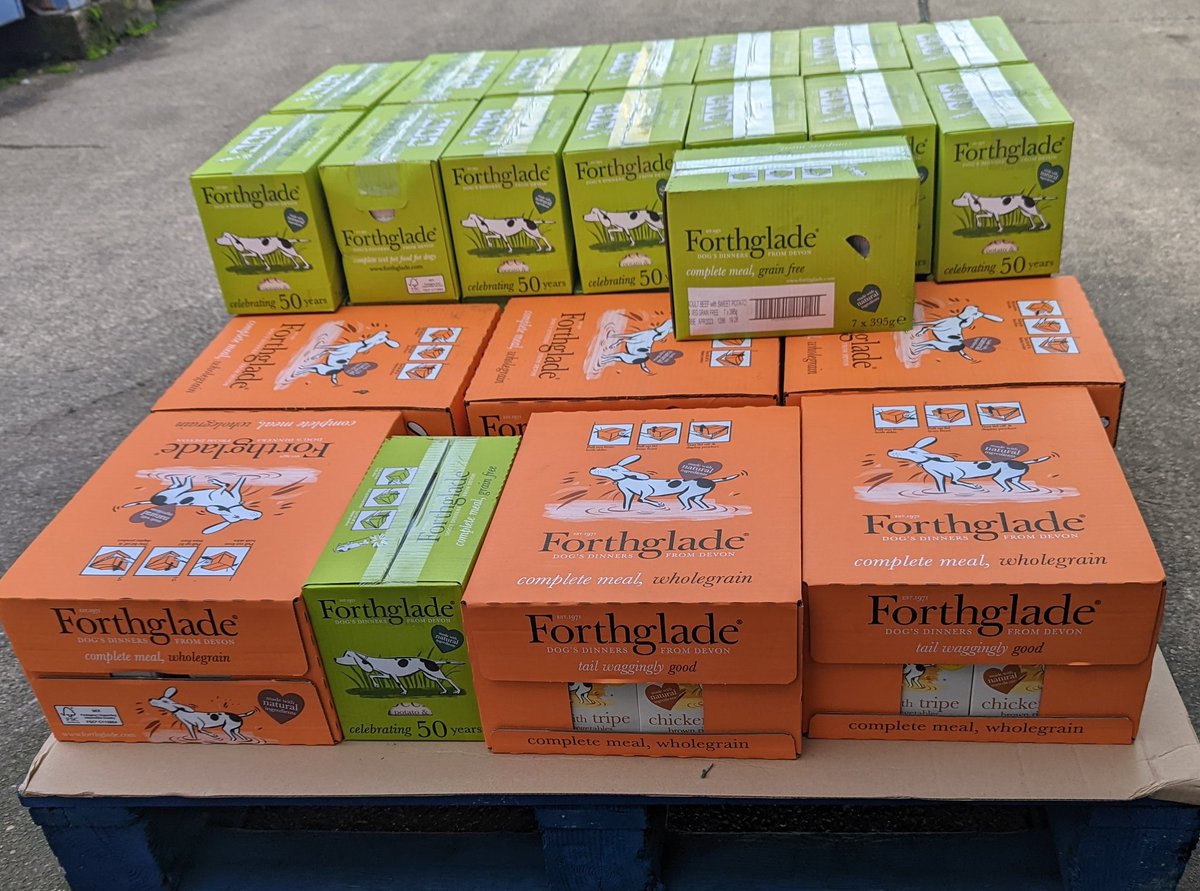CCNRotherham's tweet image. Another big thank you to @Forthglade who selected us as one of their Happy Paws Initiative winners, we received 30 boxes of 7x395g trays and 6 boxes of 18x395g trays, thank you so much

#critterskitchen #petfoodbank #forthglade #forthgladepetfood #donation #happypaws #happydogs