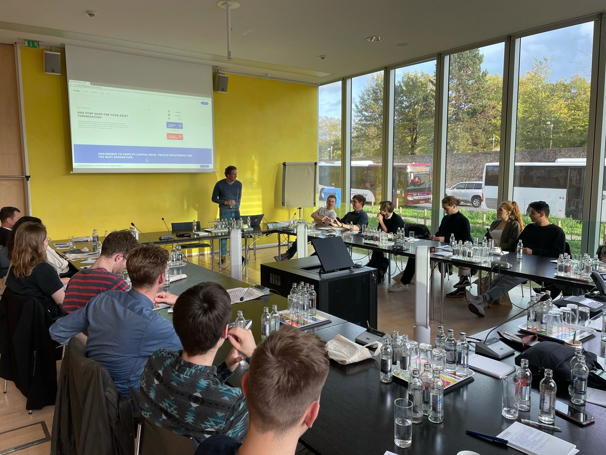 LuxFinance's tweet photo. Following our #partnership with the Cologne School of Journalism, we hosted a group of budding journalists at our premises yesterday. Many thanks to all our speakers and the students for joining us.

#finance #students #journalism #Luxembourg https://t.co/0KAJyiDjfH