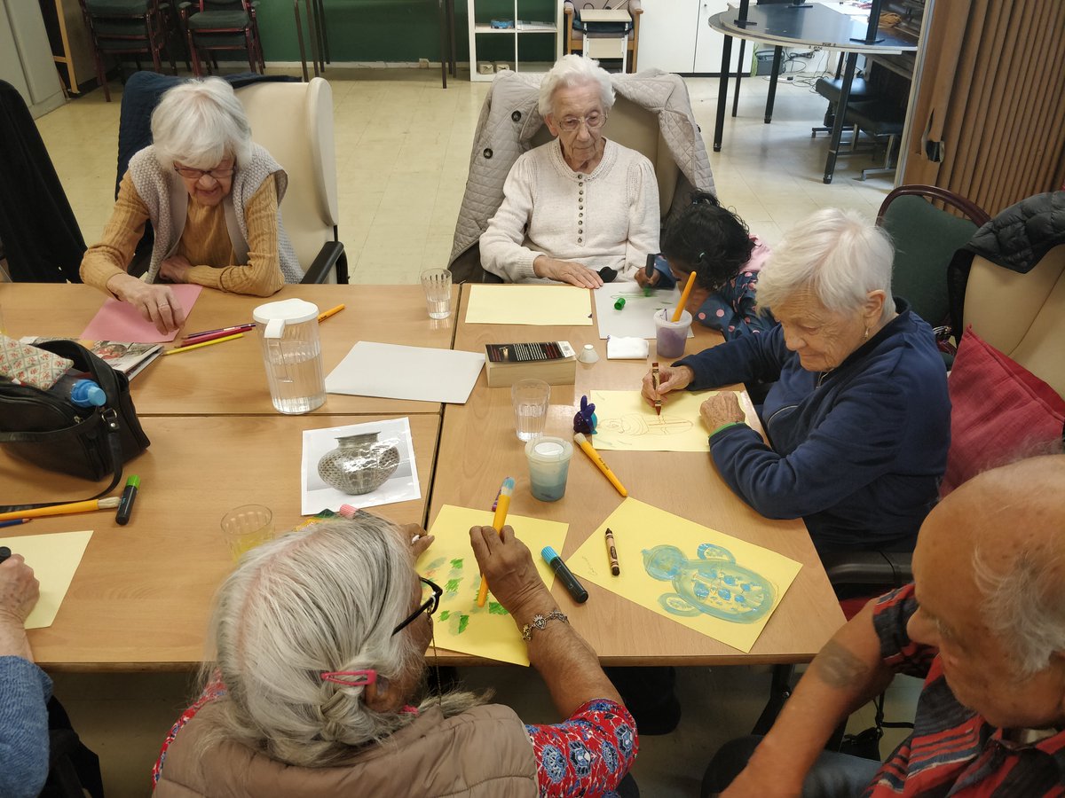 HCANews's tweet photo. Last week we had another visit at Millman Street from the children from Kiddy Care nursery, this month we painted and drew pictures of african ceramics to celebrate Black History month! #Holborn #Intergenerationalart #blackhistorymonth https://t.co/Uv0KPlxbnC