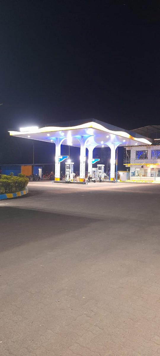 BPCLRETAILMUMB1's tweet photo. Wishing all our valued patrons abundance of joy this Diwali. 
From BPCL team at *Sur Shree Petroleum Roha ,Mumbai Territory*
#HappyDiwali      
#photooftheday
#powerwithinyou
#PureforSure #BharatPetroleum #BPCLfuelstations #EnergisingLives 
 @BPCLimited @rakeshsinhabpc https://t.co/vmbnfdMsaK