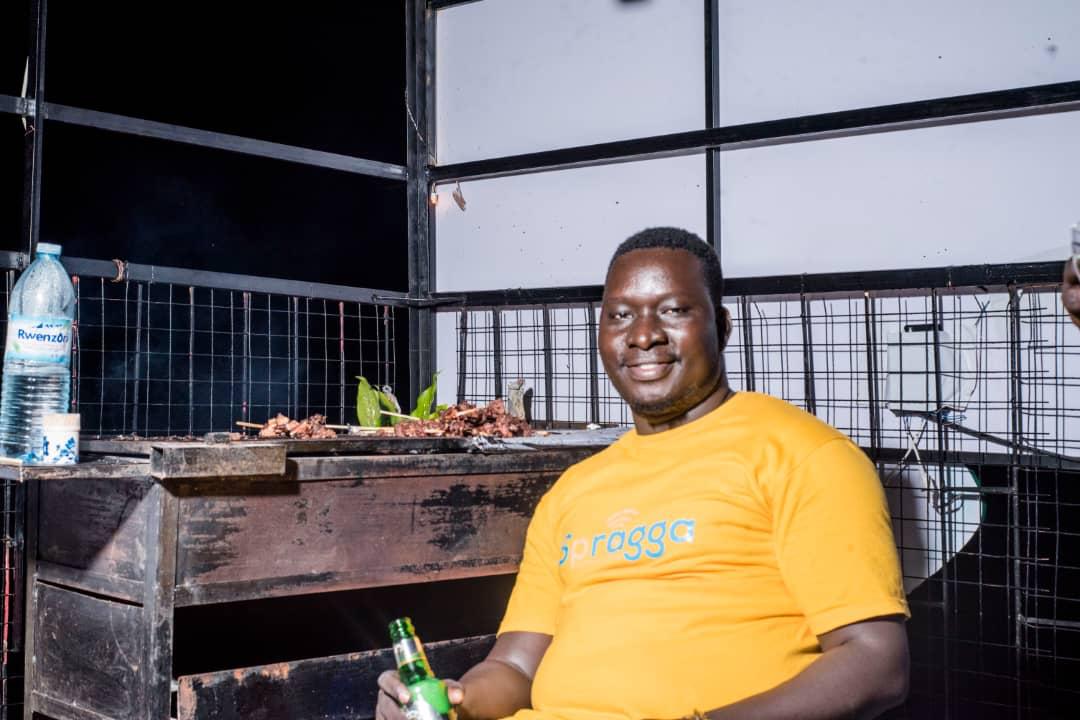 MonePaco's tweet photo. People Can Eat Life LiKe Nothing  At KSP Hotel Gulu 😂 Every Sunday 🔥Not Forgetting This Saturday Silent Disco  At   "O" Cafe @10K Only And  Open Mic Festival  on the 17th Dec At JACA Gardens.

All This Sponsored BSpragga Promotionsns @Spraggapromo @PaulMutanga @openmic_music https://t.co/iIaITUoUl8