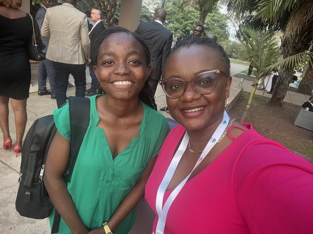 La vie c’est aussi rencontrer et échanger avec des personnes aussi passionnées que vous : clin d’oeil à mes amis de #Lubumbashi <a href="/Alice_mape/">Alice_mapeᅠᅠᅠᅠᅠᅠᅠᅠᅠᅠᅠᅠᅠᅠᅠᅠᅠᅠᅠᅠᅠᅠᅠᅠᅠAlice Mapenzi</a> <a href="/SalvaBahindwa/">Salva B.</a> #LinkDcs