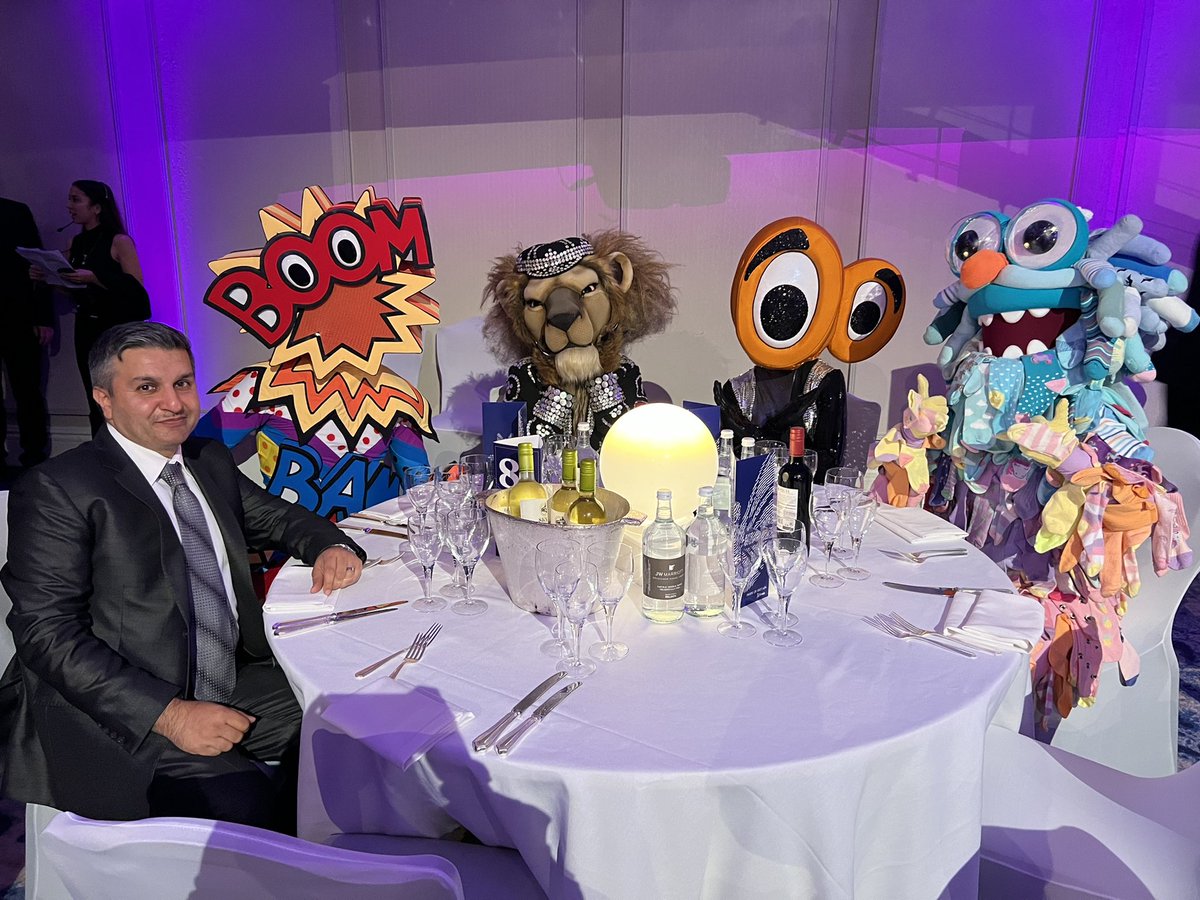 My table guests were the @MaskedSingerUK guys!!!! Didn’t say much though!!!