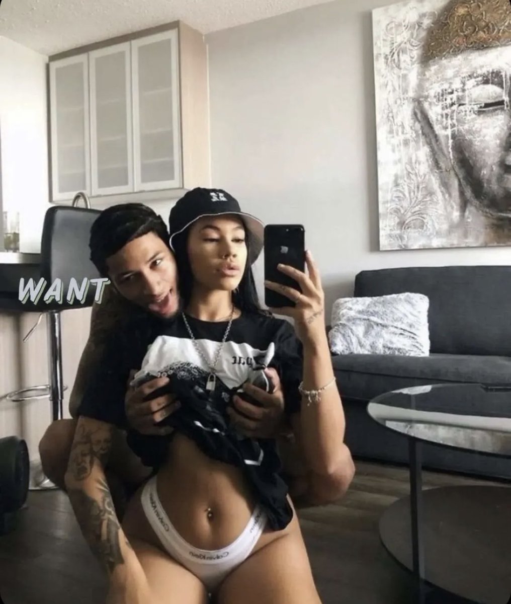 Paul598686901's tweet photo. I just wanna touch some titties ✨✨🙌😅#matinez #carrington https://t.co/BnmrpQLhbm