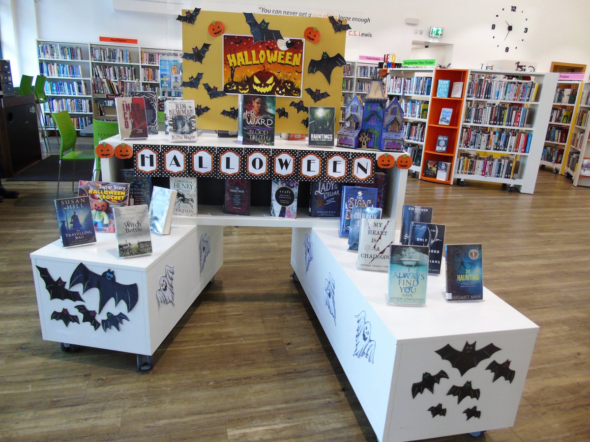 LibFalkirk's tweet photo. Not picked your killer thriller for some spooky seasonal reading yet? #Denny Library have you covered!
#dennylibrary #libraries #susanhill #gradyhendrix #johnajvidelindqvist #stephengrahamjones #kimnewman #tomfletcher #margaretmahy #kenliu https://t.co/PLlmnJRwfL