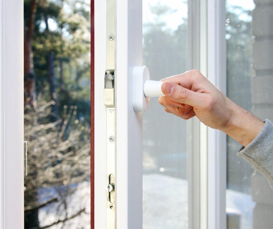 Ook in deze tijd van hoge energiekosten blijft ventileren van je huis belangrijk. Je kunt er zelfs energie mee besparen. bit.ly/3VUvIQB #ventileren #schimmel #gezondbinnenklimaat