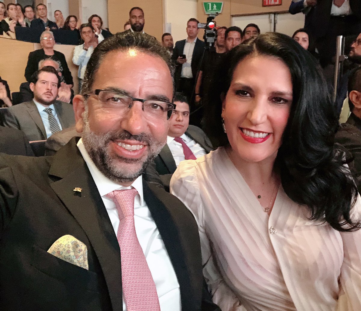 JLozanoA's tweet photo. #AvisosParroquiales Hoy es cumpleaños de mi querida y admirada colega y senadora @kenialopezr a quien le mando un fuerte abrazo. Felicidades 🎊 https://t.co/gSAP5CGdNG