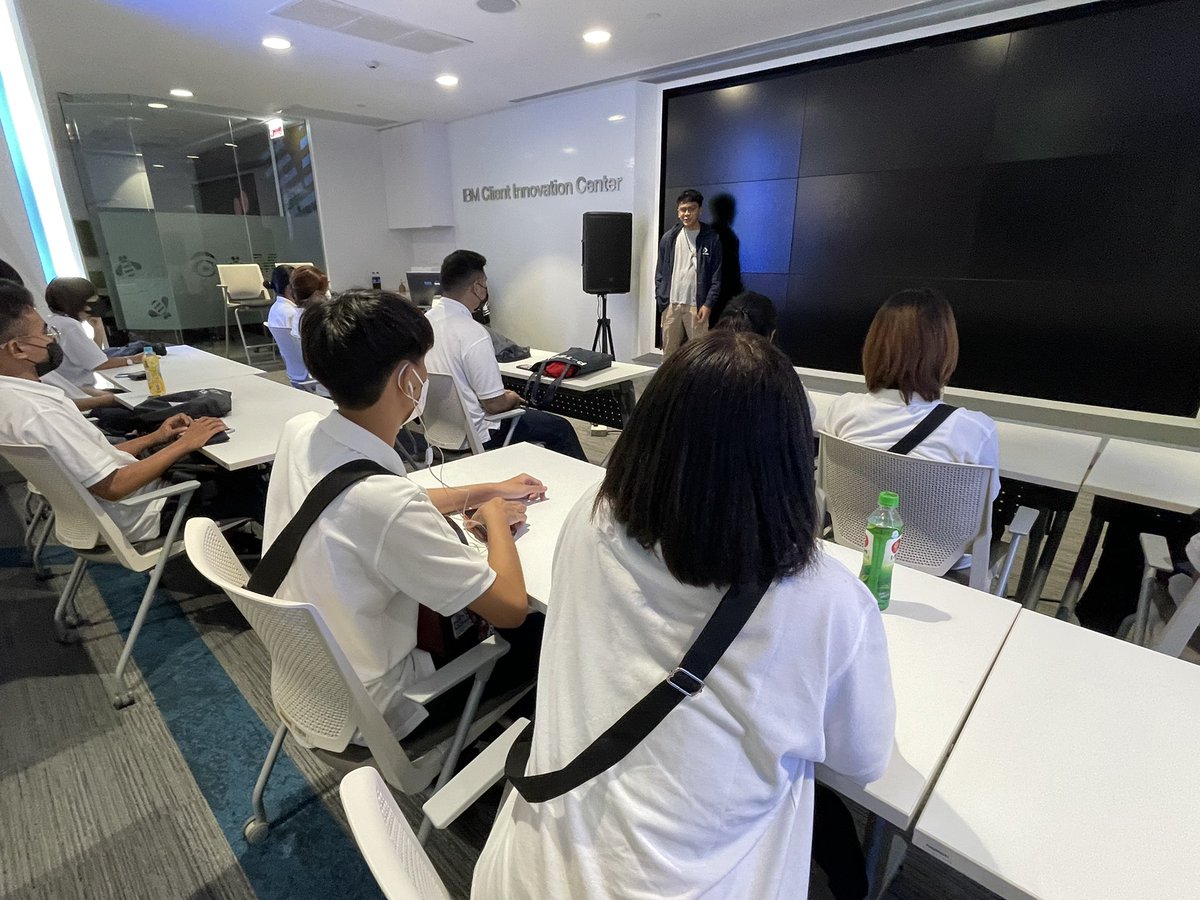 SineenathO's tweet photo. #weareptech internship 1st of P-TECH Thailand, cheers!!! https://t.co/Dtp61AH2ci