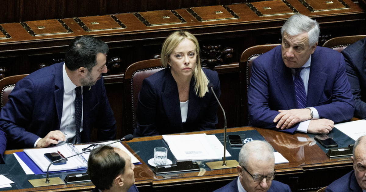 Libero_official's tweet photo. "Purtroppo a causa dell'emergenza #bollette, altri provvedimenti dovranno essere rinviati": #fiduciam la frase della #Meloni alla #Camera che pare un messaggio a #Salvini https://t.co/Rfg3Er0BBv https://t.co/1a4R8LRSxf