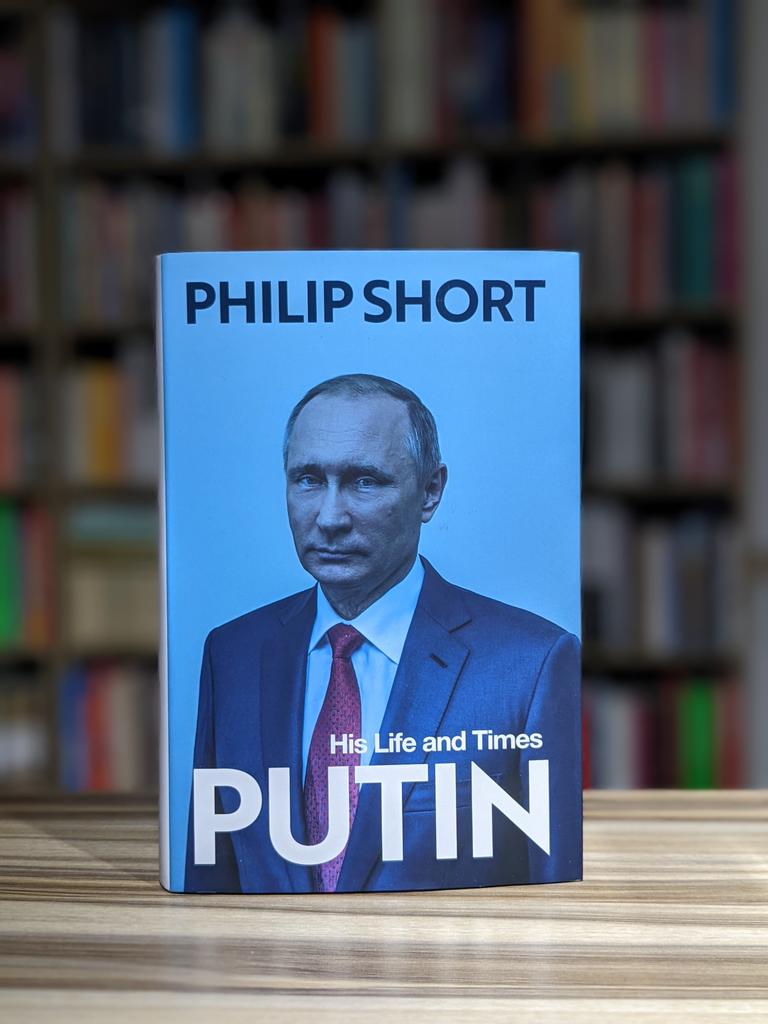 Rovingheights's tweet photo. In #Putin, #PhilipShort's magisterial biography explores in unprecedented depth the personality of its enigmatic and ruthless leader and demolishes many of our preconceptions about Putin's Russia.

NGN 10,000 https://t.co/wD9Cm4Ge28