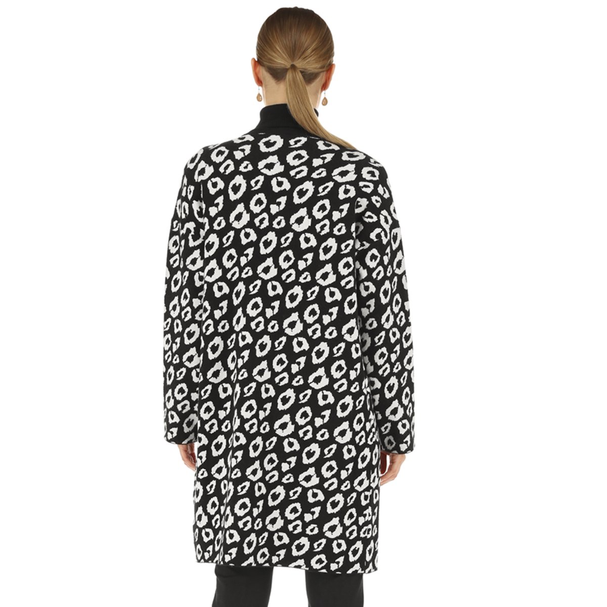 AlexisModa's tweet photo. Cúbrete del frío con el ensamble ideal para esta temporada! #SoyAlexis #MujerAlexis #LookAlexis #Moda #Estilo #Otoño2022 #DiseñoMexicano #Ensamble #Punto #AlexisCollection #Octubre2022 https://t.co/brfwEVypPK