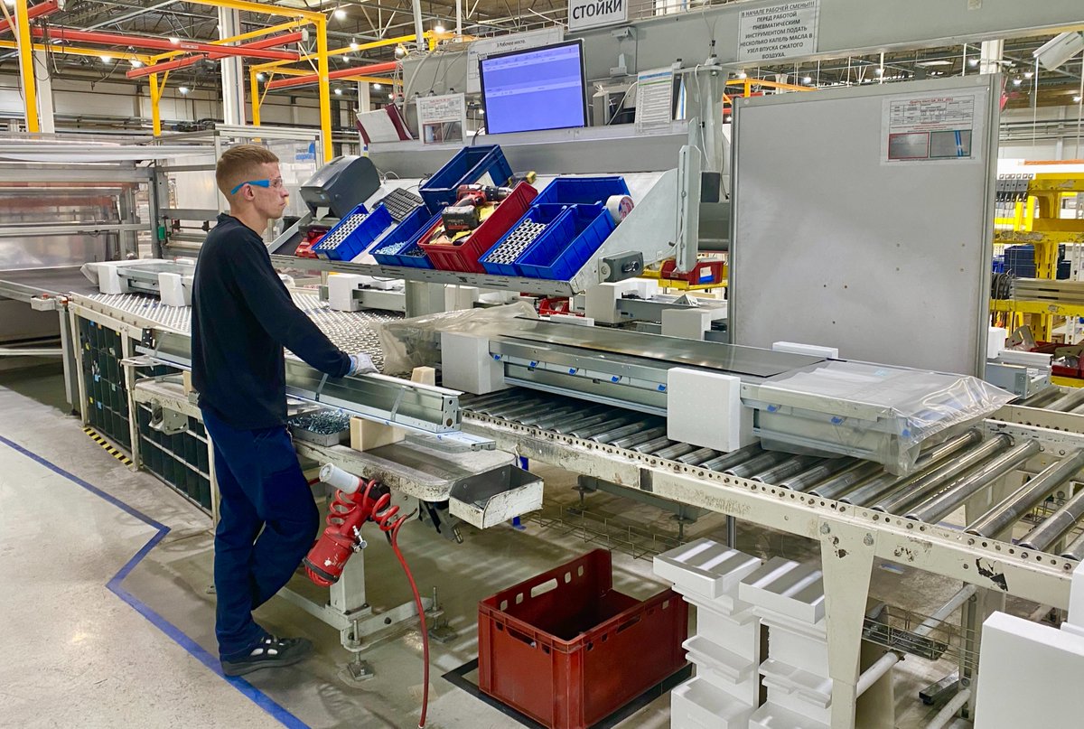 open_studia's tweet image. В России создан Координационный совет по обеспечению потребностей вооружённых сил. Чем предприятия Петербурга могут помочь стране? Будет ли распределение госзаказа, рабочих мест и ресурсов? Обсудим в 20:10.