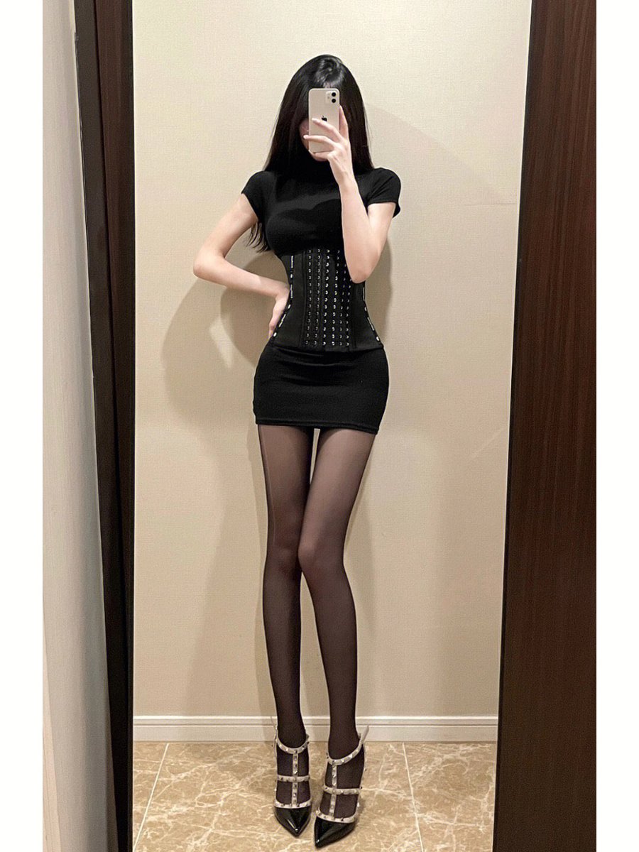 ClemensCaesar's tweet photo. ��万恶的身材不知道得迷死多少的臭男人呢 #黑丝  #刺激 #后入内射 #约舔 https://t.co/X2lVnIdDt3
