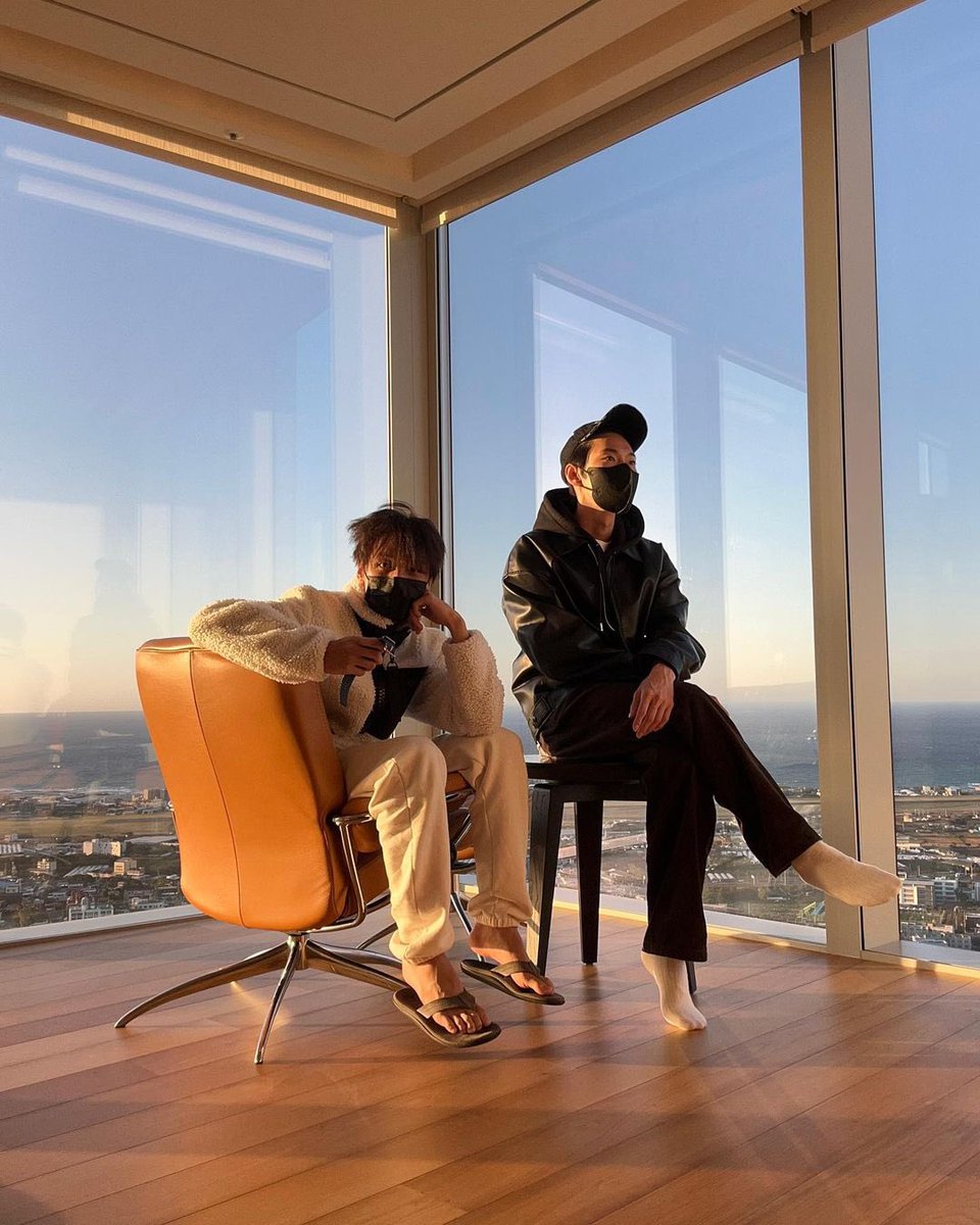 lhcstagram's tweet photo. 221025 haechan's instagram post

"In jeju with DY"

https://t.co/cowilFs5LI https://t.co/pwL78xQzyH