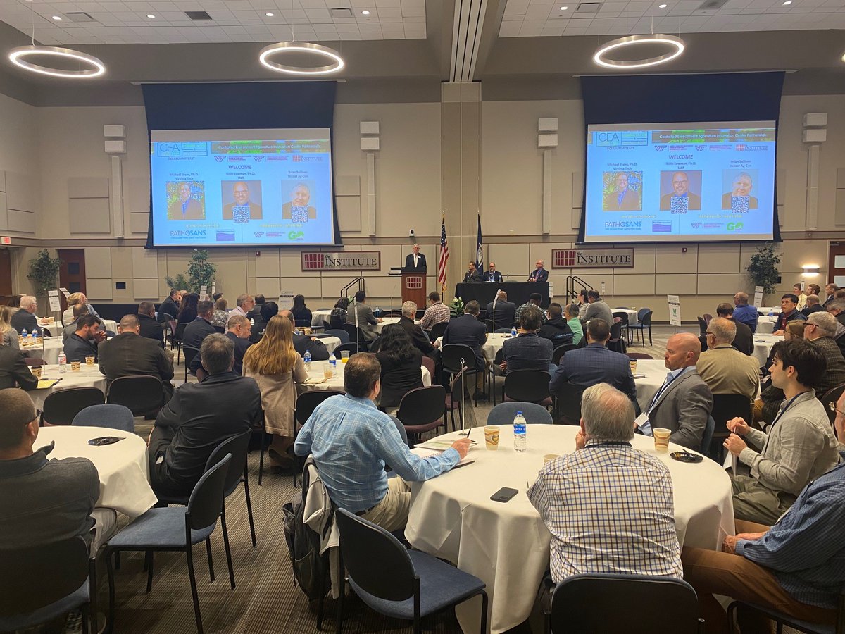 indooragcon's tweet image. Great start to the debut Oct 25-26, 2022 #CEASummitEast with a welcome keynote from @AeroFarms CTO Roger Buelow. The day will be filled with breakout sessions, networking, &amp;amp; exhibits. ceasummit.com

#indoorfarming #verticalfarming #controlledenvironmentagriculture #CEA