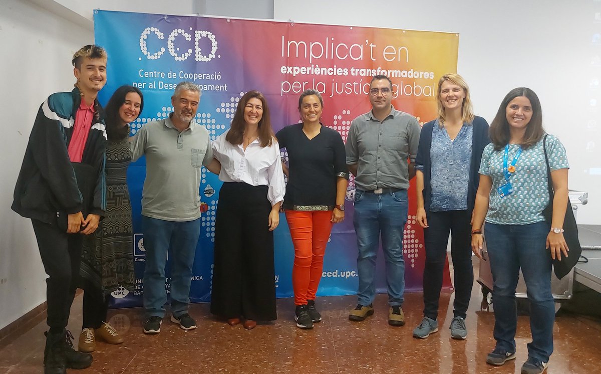 GemmaFargasRibas (@fargasribas) on Twitter photo Avui hem celebrat el 30è aniversari del <a href="/ccdUPC/">CentreCooperació-UPC</a> a <a href="/ETSABarcelona/">ETSAB</a>. Moltes gràcies per l'organització de l'acte i a totes les persones que han participitat mostrant els seus projectes. Un clar exemple de com el coneixement de <a href="/la_UPC/">Universitat Politècnica de Catalunya (UPC)</a> es posa al servei de qui més ho necessita. Avui hem celebrat el 30è aniversari del <a href="/ccdUPC/">CentreCooperació-UPC</a> a <a href="/ETSABarcelona/">ETSAB</a>. Moltes gràcies per l'organització de l'acte i a totes les persones que han participitat mostrant els seus projectes. Un clar exemple de com el coneixement de <a href="/la_UPC/">Universitat Politècnica de Catalunya (UPC)</a> es posa al servei de qui més ho necessita.