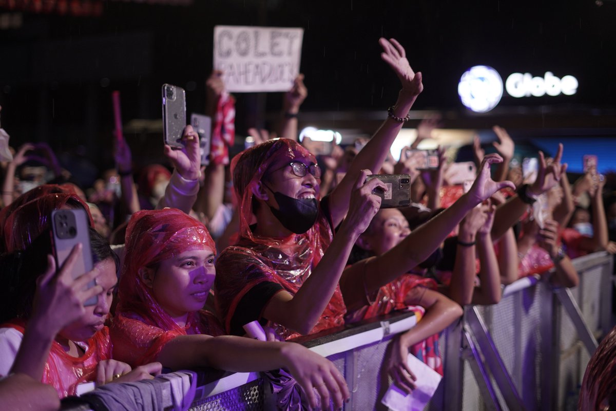 tugatogph's tweet photo. 2/3

Madamo nga salamat, mga ka-BREAKADAng sumuporta sa musikang Pinoy at the Coke Studio x Tugatog Masskara Festival!

@BINI_ph, @Official_ALAMAT at @JonnWalterMusic, excited na kaming makasama kayo uli sa next Tugatog tour! ❤️

#CokeStudio #TugatogPH #OPMRise https://t.co/LUauI856zj