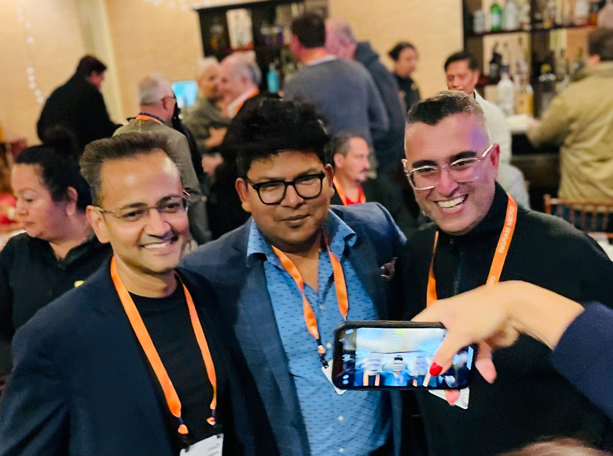 IngramMicroUSA's tweet image. Cheers to a great opening day at #CCE2022! 🙌🏼

Watch for #LiveTweets &amp;amp; a #LiveStream of today’s 🔥side chat with @rwang0 @SahooSanj from @ValaAfshar! 

#BT150 #IngramMicro #Thinkers #BrainTrust @constellationr